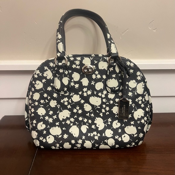 Sold - Picture 4 of 9